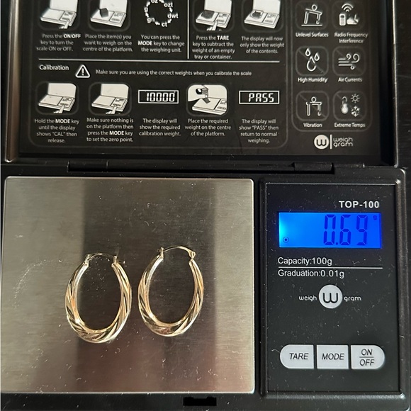 10k Gold Oblong Hoop Earrings - Picture 15 of 16